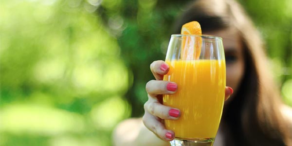 7 Sucos Naturais para restaurar e manter a Saúde do seu Estômago e Intestino