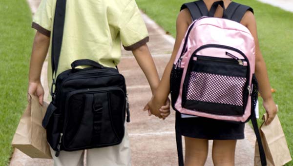 Estas 12 dicas e macetes vão ensinar tudo que você precisa saber sobre o correto uso da Mochila Escolar Estas 12 dicas e macetes vão ensinar tudo que você precisa saber sobre o correto uso da Mochila Escolar